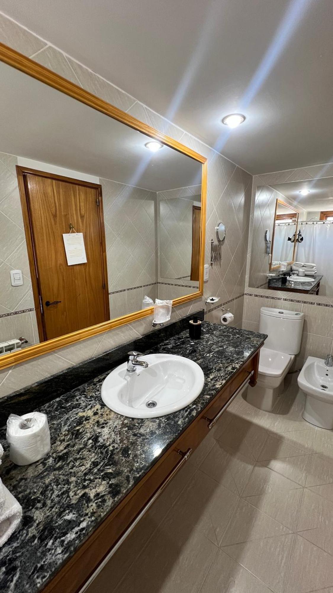 Hotel Y Cabanas Casa De Piedra Trevelín Eksteriør billede